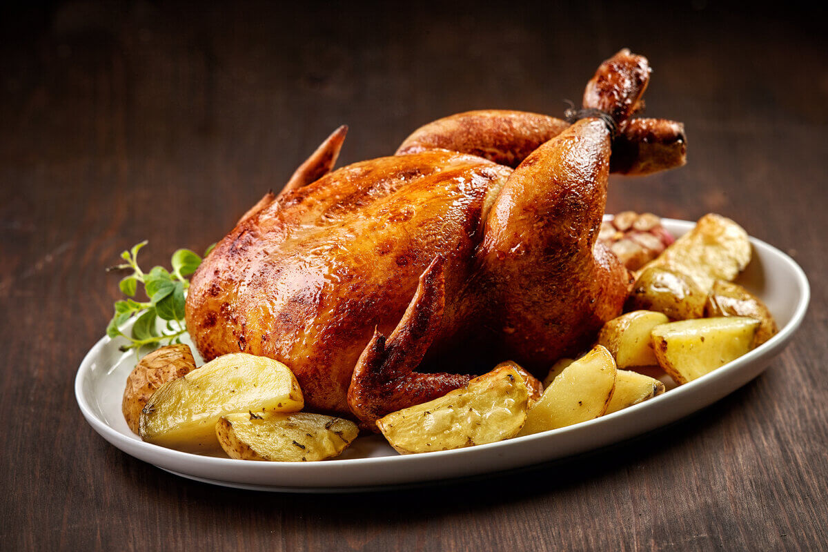 Frango Assado Inteiro com batatas — Carlinhos Frangoboy